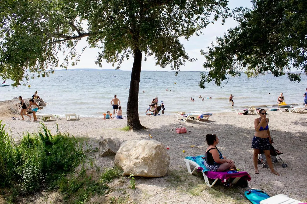 Camping Marina Plage Vitrolles  Campsite Vitrolles (Bouches-du-Rhone)